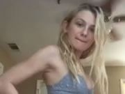 Young Blonde Teen Showing Off on Periscope